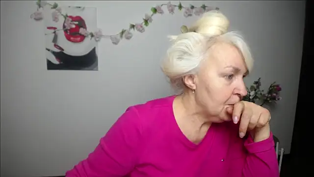 BlondyLeeBest online show from 02.09.26