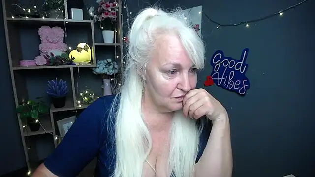Snapshot of BlondyLeeBest chatting on 07.11.26 BlondyLeeBest online show from 07.11.26