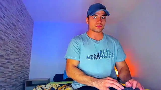 Snapshot of nicolas_herrera chatting on 03.21.25 nicolas herrera online show from 03.21.25