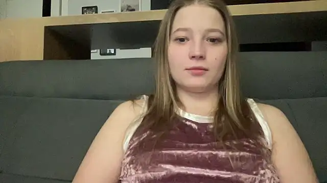 Snapshot of CharmingSarah chatting on 02.27.25 CharmingSarah online show from 02.27.25