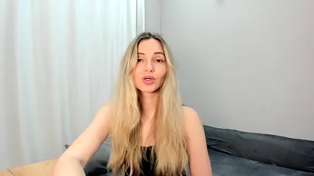 Snapshot of _DarkRose_ chatting on 02.27.26 DarkRose online show from 02.27.26