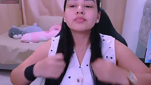 Snapshot of _anastasia chatting on 05.04.26 anastasia online show from 05.04.26