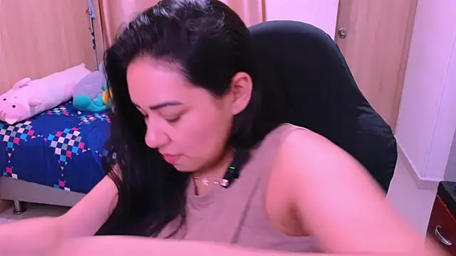 Snapshot of _anastasia chatting on 06.18.26 anastasia online show from 06.18.26