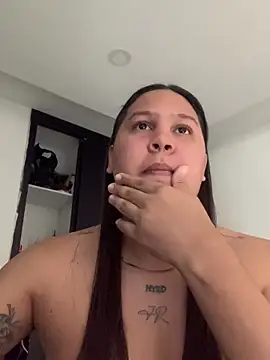 junaiker roa online show from 11.14.25