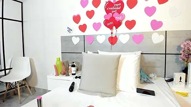 Snapshot of EmmaSmith2 chatting on 02.14.26 EmmaSmith2 online show from 02.14.26