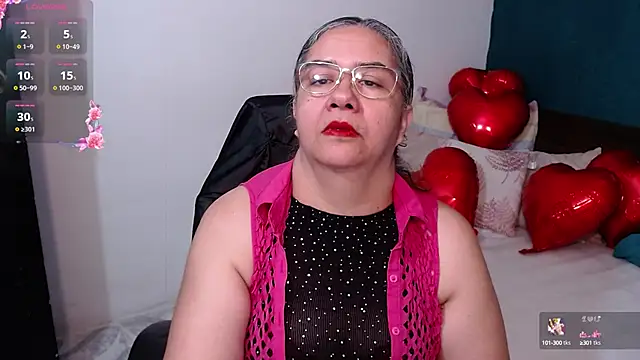 Snapshot of scaelettdubois chatting on 02.13.25 scaelettdubois online show from 02.13.25