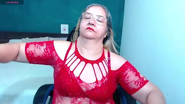 Snapshot of scaelettdubois chatting on 03.06.25 scaelettdubois online show from 03.06.25