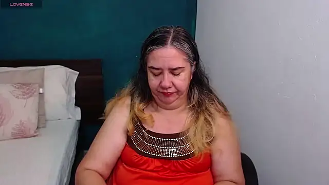 scaelettdubois online show from 12.21.25