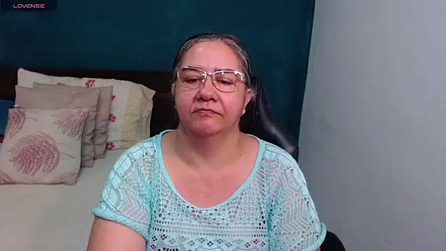 Snapshot of scaelettdubois chatting on 05.28.26 scaelettdubois online show from 05.28.26