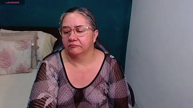 Snapshot of scaelettdubois chatting on 05.30.26 scaelettdubois online show from 05.30.26