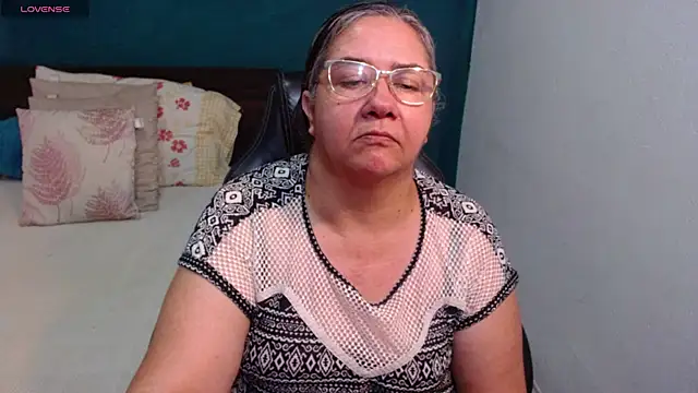 Snapshot of scaelettdubois chatting on 06.04.26 scaelettdubois online show from 06.04.26