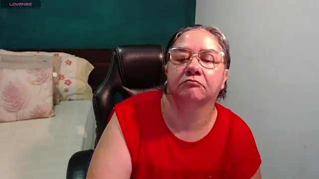 Snapshot of scaelettdubois chatting on 07.02.26 scaelettdubois online show from 07.02.26