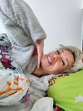 Snapshot of sexymarilyncolombia chatting on 02.19.25 sexymarilyncolombia online show from 02.19.25