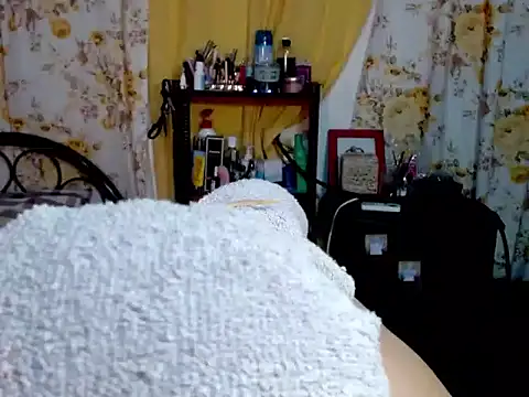 Snapshot of Bigdirtynipples chatting on 10.28.25 Bigdirtynipples online show from 10.28.25