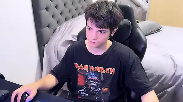 SasukeUhchiaa online show from 02.22.25