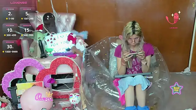 Snapshot of Skinygirl chatting on 01.07.26 Skinygirl online show from 01.07.26