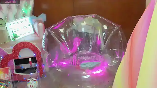 Snapshot of Skinygirl chatting on 03.01.26 Skinygirl online show from 03.01.26