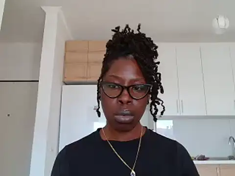 Snapshot of MadamIndigo chatting on 02.21.26 MadamIndigo online show from 02.21.26