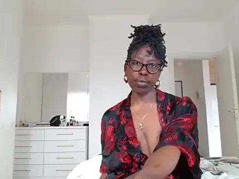 Snapshot of MadamIndigo chatting on 03.03.26 MadamIndigo online show from 03.03.26