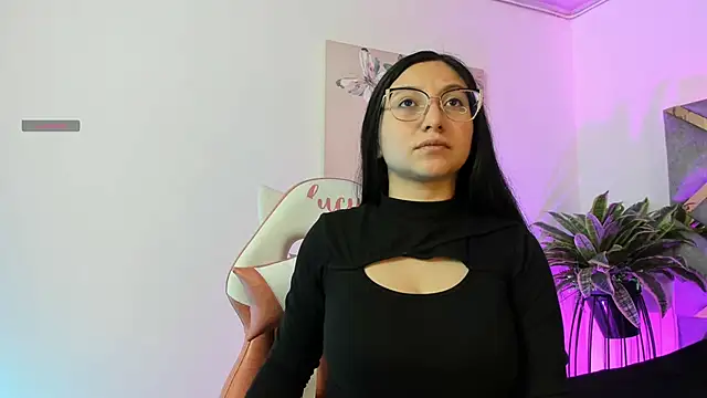 lucy neil online show from 11.13.25