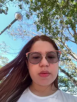 Lucyklein2022 online show from 01.22.25