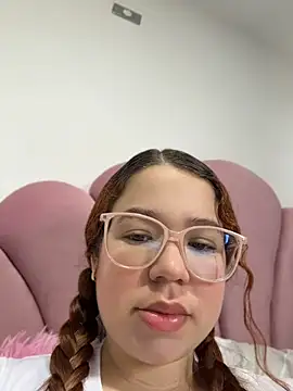 Snapshot of Lucyklein2022 chatting on 07.22.26 Lucyklein2022 online show from 07.22.26