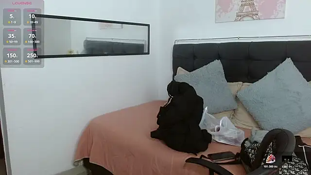 Snapshot of vaness_weet chatting on 06.14.26 vaness weet online show from 06.14.26