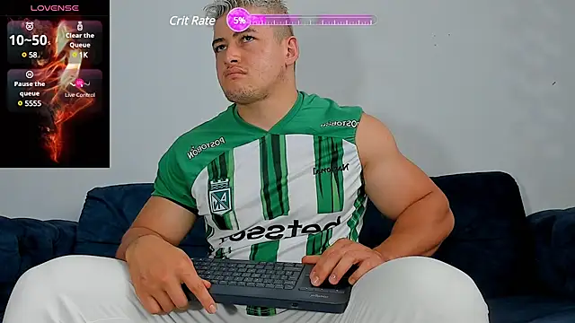 Snapshot of Leonsmoron chatting on 12.03.24 Leonsmoron online show from 12.03.24