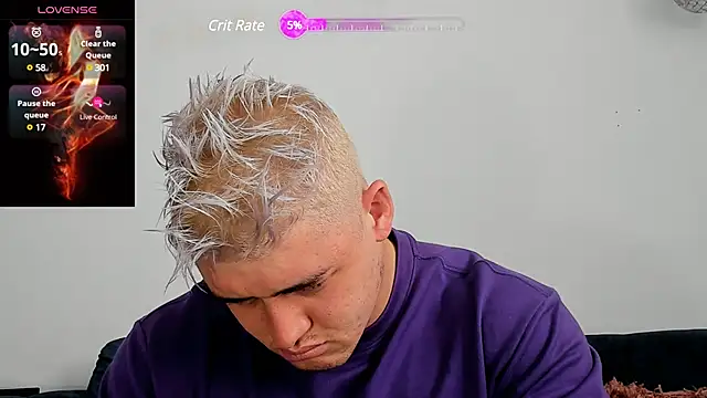 Snapshot of Leonsmoron chatting on 12.27.24 Leonsmoron online show from 12.27.24