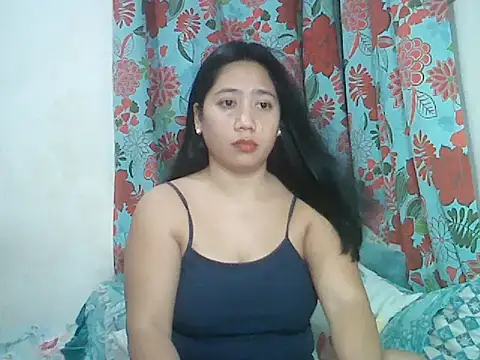Snapshot of LOVENAYRA1 chatting on 06.18.26 LOVENAYRA1 online show from 06.18.26