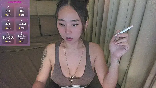 MissAyaCollins online show from 11.04.25