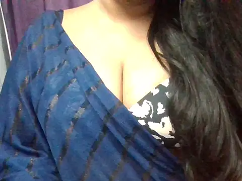 Snapshot of Roopshikha39 chatting on 06.16.26 Roopshikha39 online show from 06.16.26