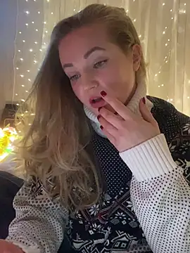 Snapshot of Lady__Maria chatting on 12.14.24 Lady  Maria online show from 12.14.24