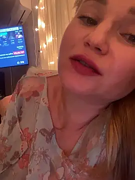 Snapshot of Lady__Maria chatting on 01.10.25 Lady  Maria online show from 01.10.25