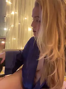 Snapshot of Lady__Maria chatting on 02.04.25 Lady  Maria online show from 02.04.25