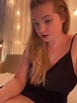 Snapshot of Lady__Maria chatting on 02.12.25 Lady  Maria online show from 02.12.25