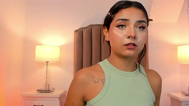 Emma Torres   online show from 02.28.25