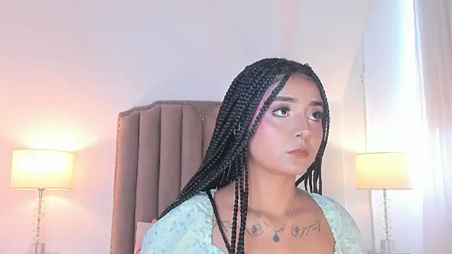 Snapshot of Emma_Torres__ chatting on 06.10.26 Emma Torres online show from 06.10.26
