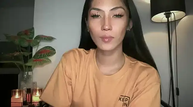 Snapshot of Bella_Gordon chatting on 02.05.25 Bella Gordon online show from 02.05.25