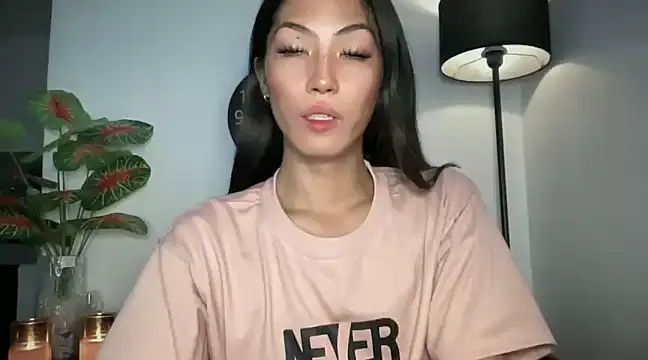 Snapshot of Bella_Gordon chatting on 02.08.25 Bella Gordon online show from 02.08.25