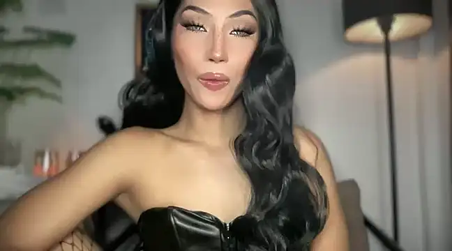 Snapshot of Bella_Gordon chatting on 02.15.25 Bella Gordon online show from 02.15.25