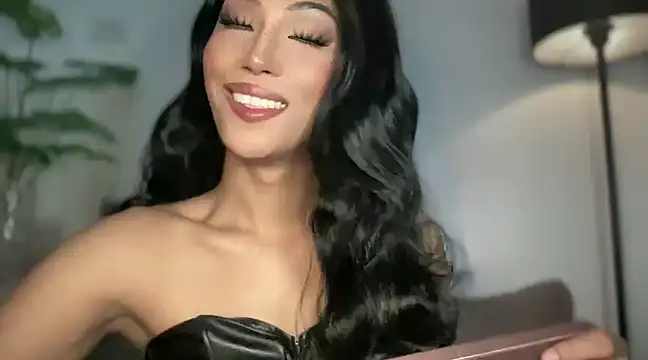 Snapshot of Bella_Gordon chatting on 02.15.25 Bella Gordon online show from 02.15.25