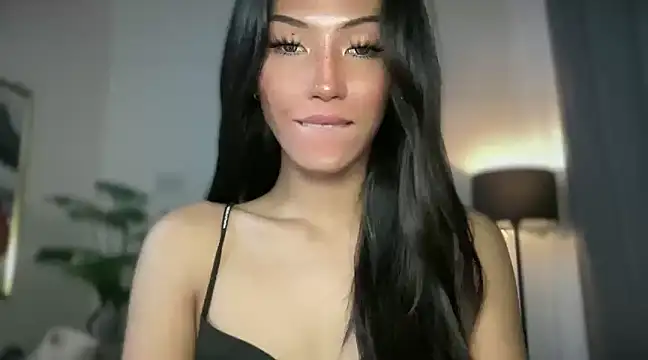 Snapshot of Bella_Gordon chatting on 02.22.25 Bella Gordon online show from 02.22.25