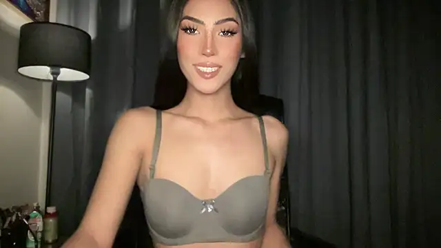 Snapshot of Bella_Gordon chatting on 09.13.25 Bella Gordon online show from 09.13.25