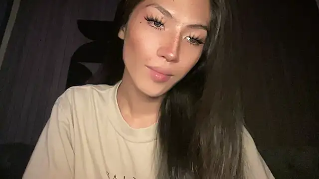 Snapshot of Bella_Gordon chatting on 09.19.25 Bella Gordon online show from 09.19.25