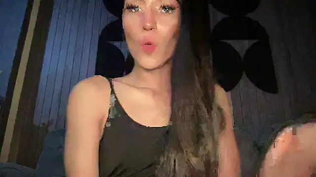 Snapshot of Bella_Gordon chatting on 09.24.25 Bella Gordon online show from 09.24.25