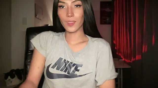 Snapshot of Bella_Gordon chatting on 10.03.25 Bella Gordon online show from 10.03.25