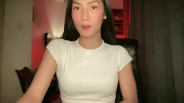 Snapshot of Bella_Gordon chatting on 10.13.25 Bella Gordon online show from 10.13.25