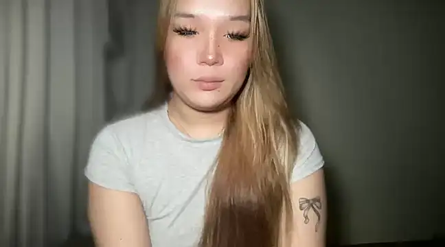 MissCataleyaxxx online show from 12.24.24