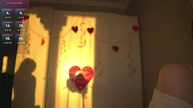 Snapshot of -JuicyMolly- chatting on 02.14.26 -JuicyMolly- online show from 02.14.26